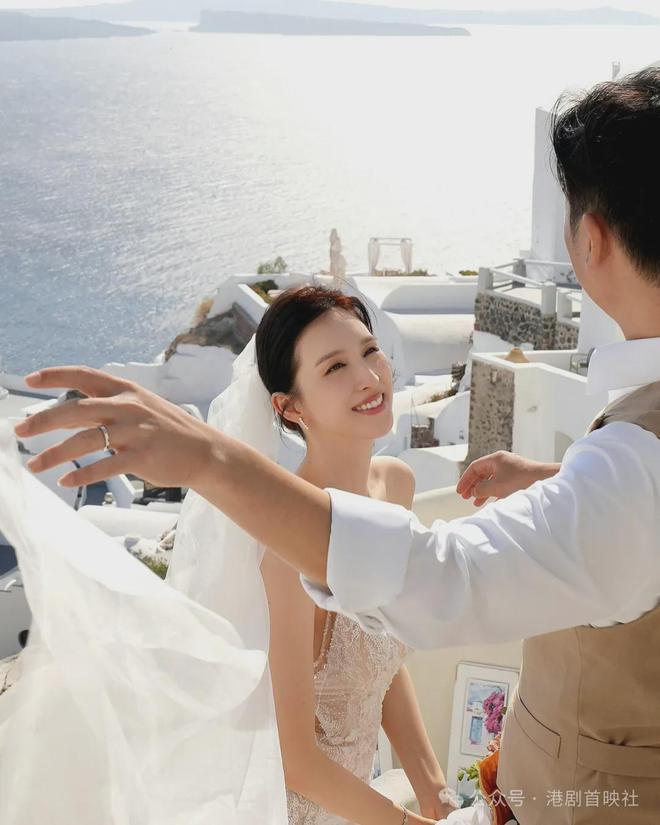36岁前港姐宣布南宫NG28下载结婚曾传与香港富商谱“爷孙恋”轰动全城(图1)